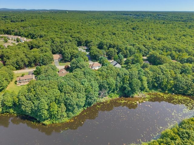 250 Palisades Cir, Stoughton, MA 02072