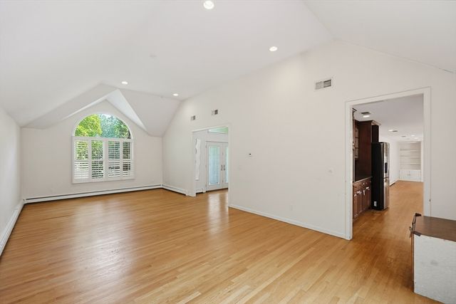 250 Palisades Cir, Stoughton, MA 02072