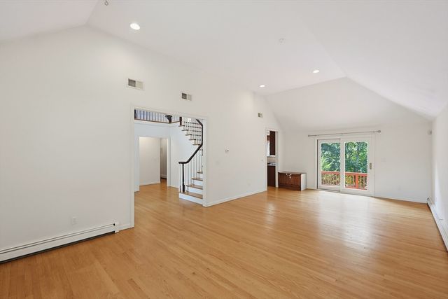 250 Palisades Cir, Stoughton, MA 02072