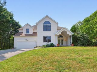 250 Palisades Cir, Stoughton, MA 02072