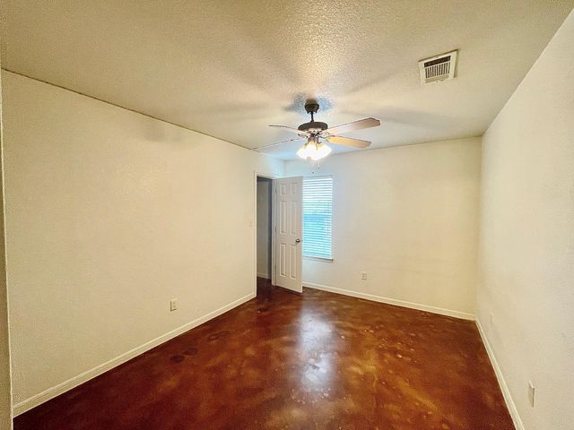 5018 205 LOOP B, Temple, TX 76502
