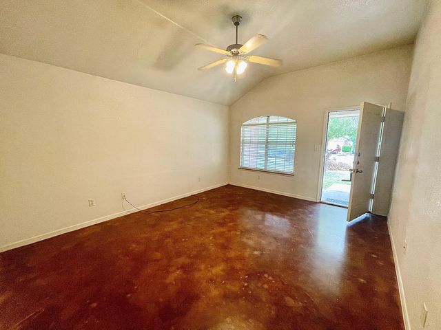 5018 205 LOOP B, Temple, TX 76502
