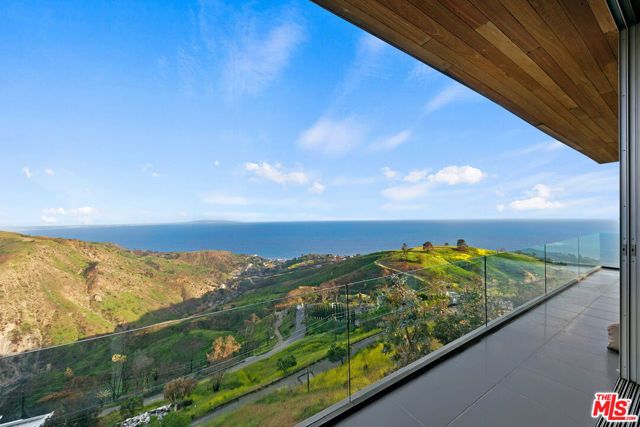 21766 Azurelee Drive, Malibu, CA 90265