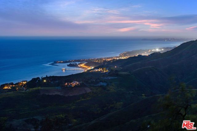 21766 Azurelee Drive, Malibu, CA 90265