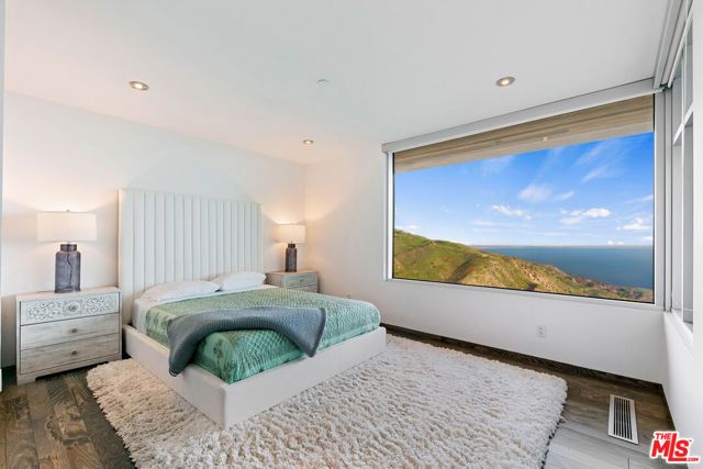 21766 Azurelee Drive, Malibu, CA 90265