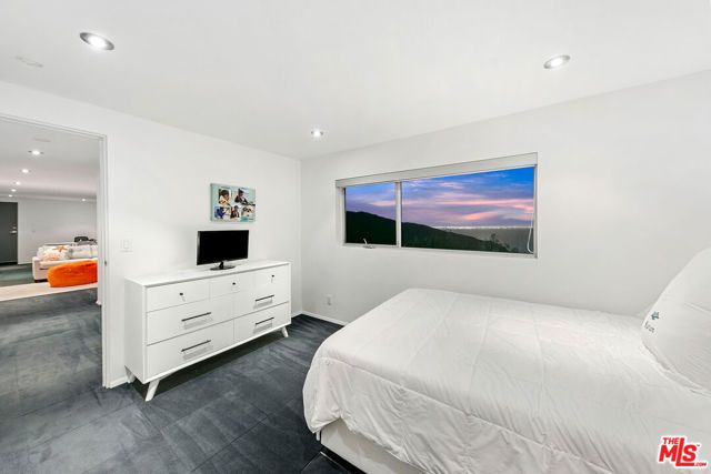 21766 Azurelee Drive, Malibu, CA 90265