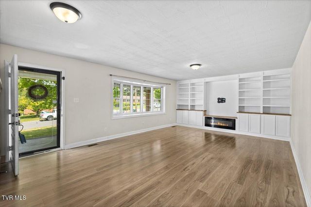 145 Homestead Drive, Bristol, VA 24201