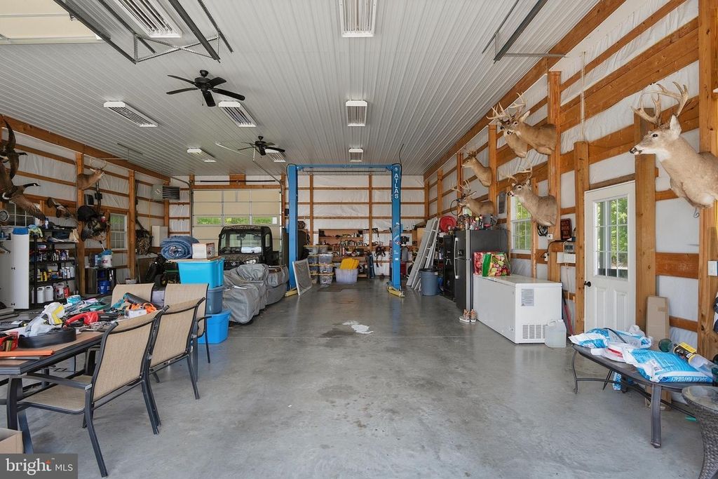 Image 11 of property listing at 34203 CYPRESS RD, Millington, MD 21651