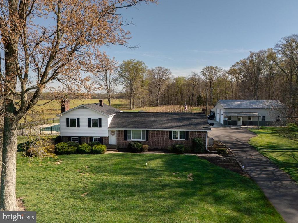 Image 12 of property listing at 34203 CYPRESS RD, Millington, MD 21651