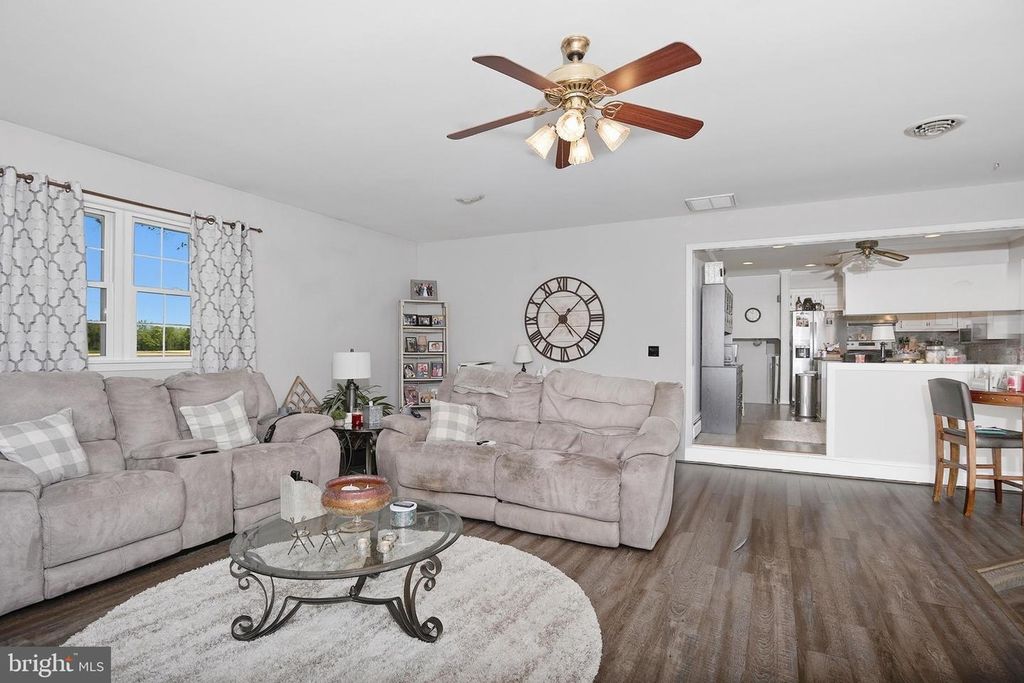 Image 16 of property listing at 34203 CYPRESS RD, Millington, MD 21651