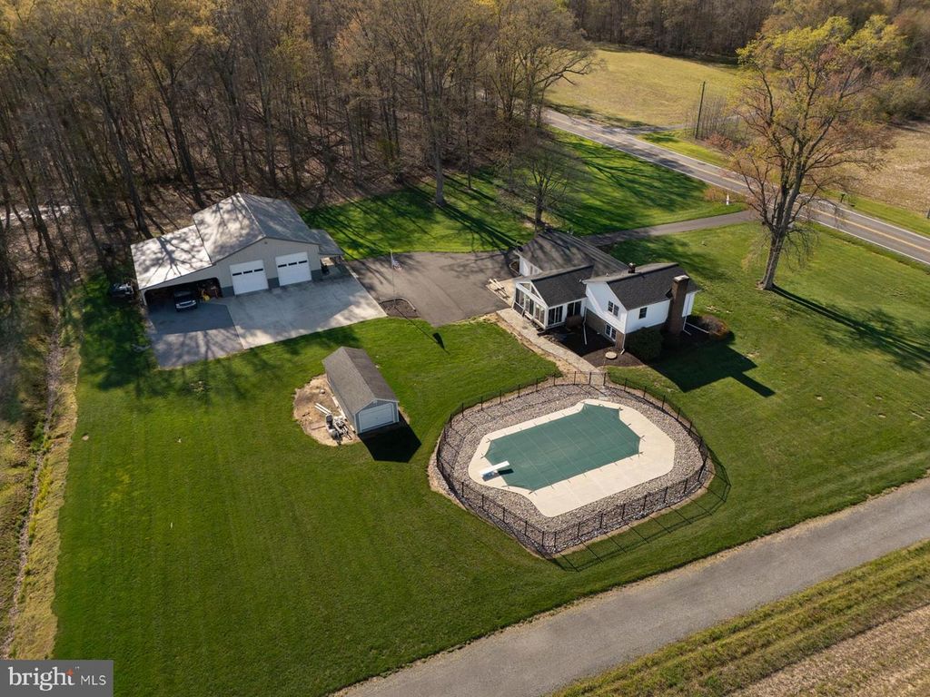 Image 37 of property listing at 34203 CYPRESS RD, Millington, MD 21651