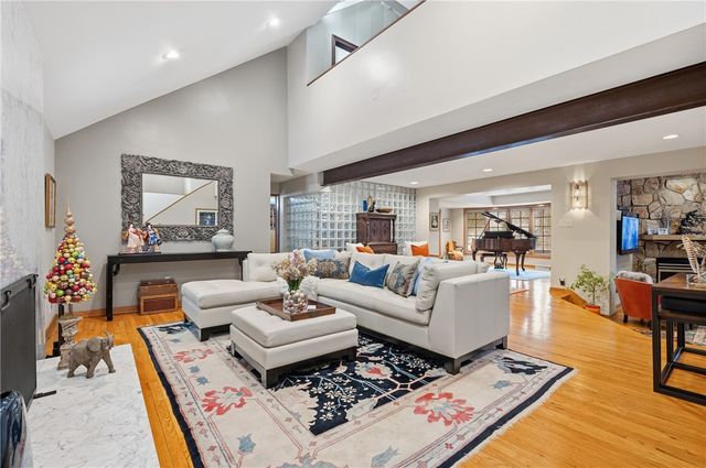 337 Fox Chapel Road, Fox Chapel, PA 15238