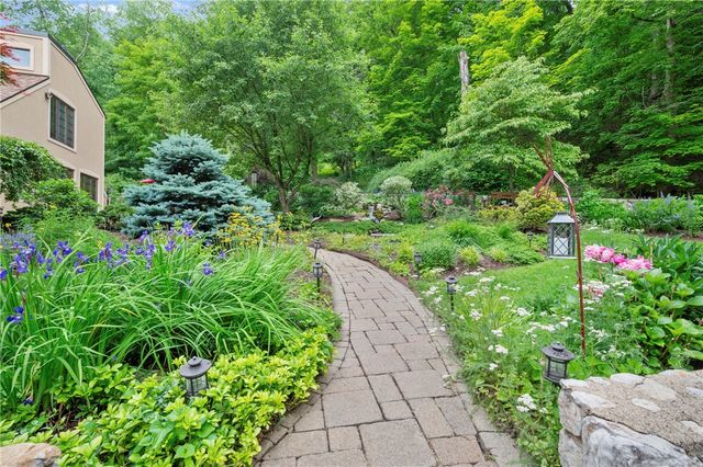 337 Fox Chapel Road, Fox Chapel, PA 15238