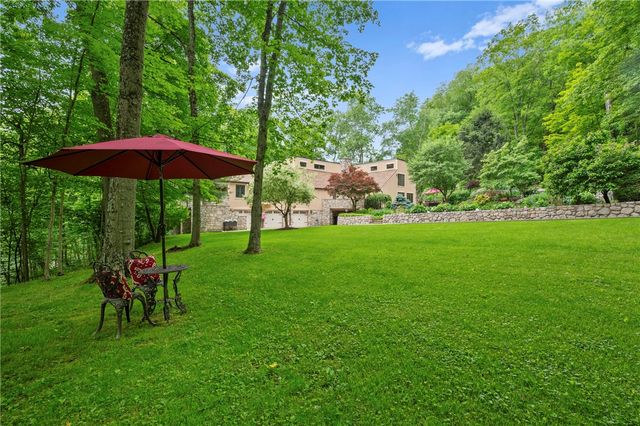 337 Fox Chapel Road, Fox Chapel, PA 15238