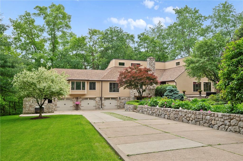 337 Fox Chapel Road, Fox Chapel, PA 15238