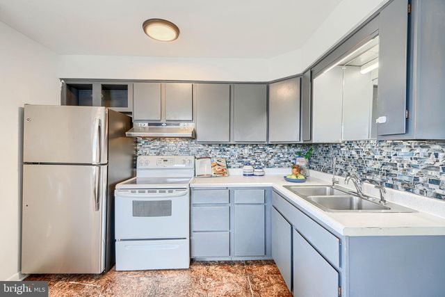 111 DIHEDRAL DR, Baltimore, MD 21220