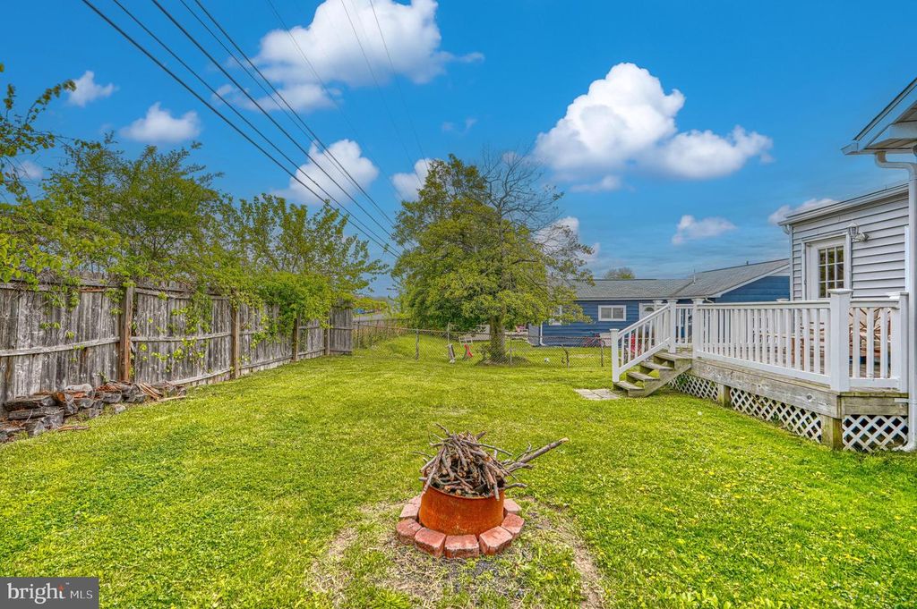 Image 10 of property listing at 111 DIHEDRAL DR, Baltimore, MD 21220