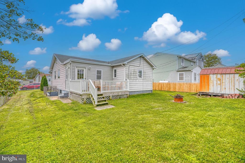 Image 11 of property listing at 111 DIHEDRAL DR, Baltimore, MD 21220