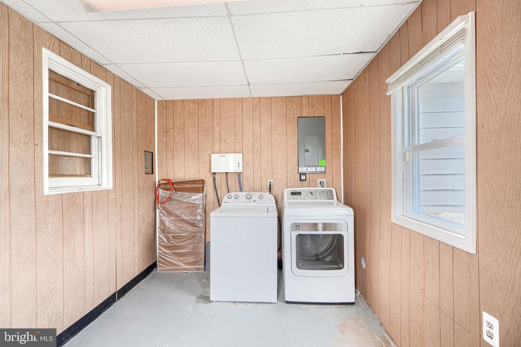 Image 29 of property listing at 111 DIHEDRAL DR, Baltimore, MD 21220