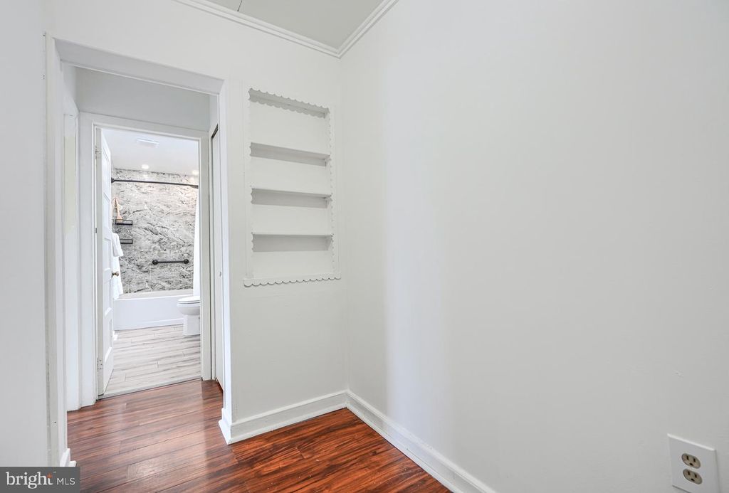 Image 37 of property listing at 111 DIHEDRAL DR, Baltimore, MD 21220