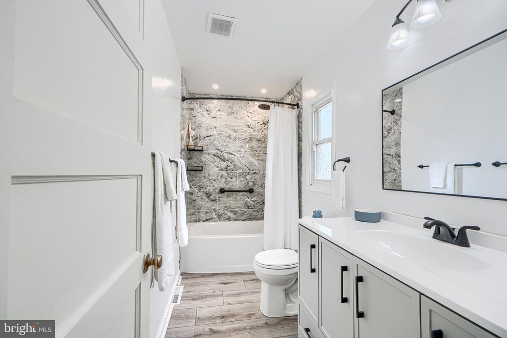 Image 42 of property listing at 111 DIHEDRAL DR, Baltimore, MD 21220