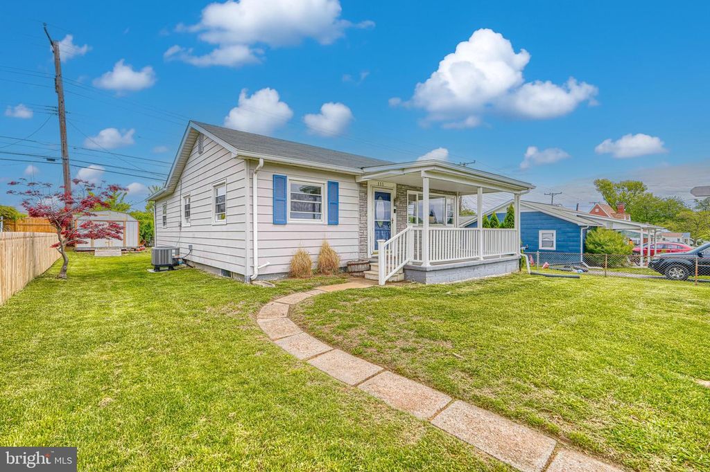 Image 4 of property listing at 111 DIHEDRAL DR, Baltimore, MD 21220