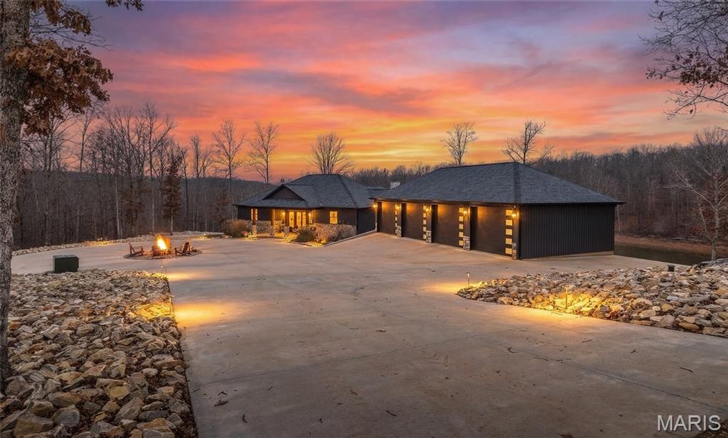 246 West Wind Drive, Wappapello, MO 63966