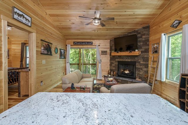 297 Summitt Lane, Murphy, NC 28906