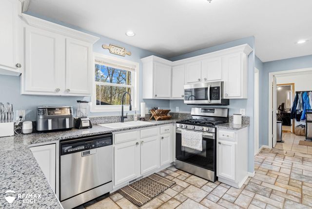 226 Woodbine Drive, Milford Twp, MI 48380