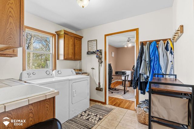 226 Woodbine Drive, Milford Twp, MI 48380