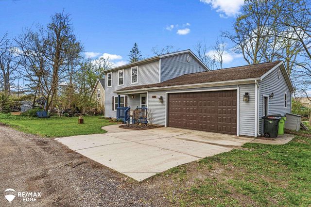 226 Woodbine Drive, Milford Twp, MI 48380