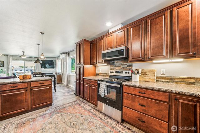 9120 Johnson Road, Anderson Island, WA 98303