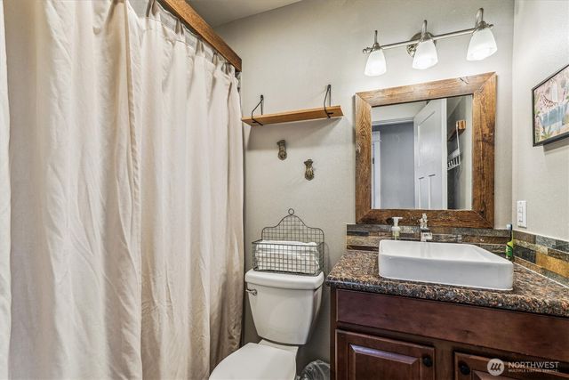9120 Johnson Road, Anderson Island, WA 98303