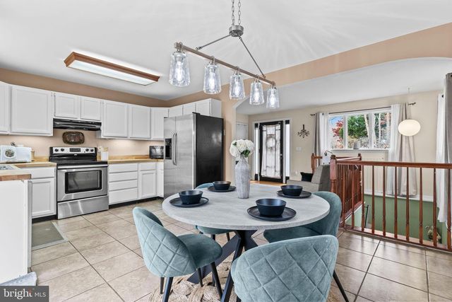 285 RED CLOUD RD, Lusby, MD 20657