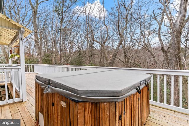 285 RED CLOUD RD, Lusby, MD 20657