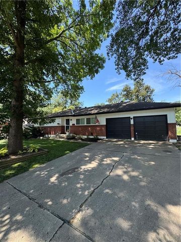 6426 Harvard Avenue, Raytown, MO 64133