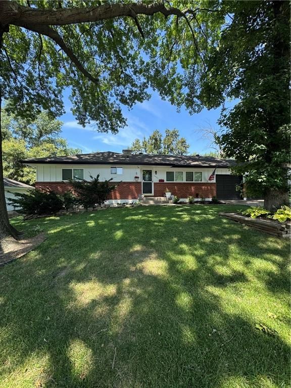 6426 Harvard Avenue, Raytown, MO 64133