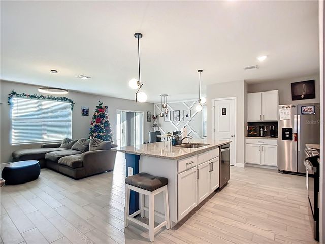 3231 HILLTOP CIRCLE, Bradenton, FL 34211