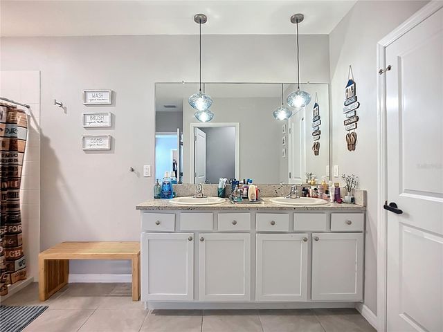 3231 HILLTOP CIRCLE, Bradenton, FL 34211