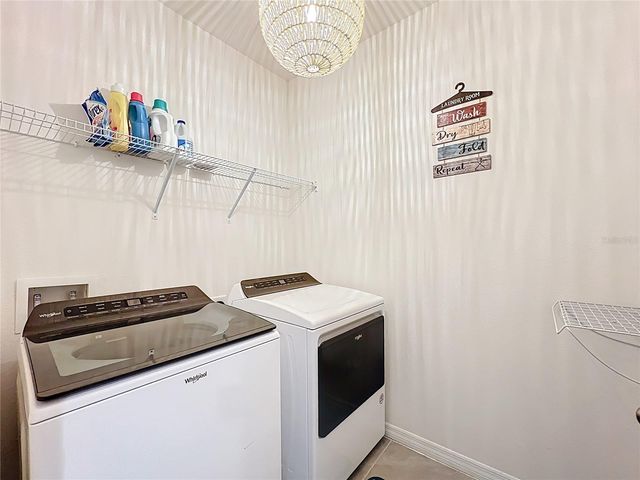 3231 HILLTOP CIRCLE, Bradenton, FL 34211