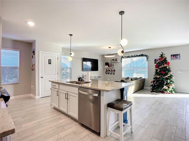 3231 HILLTOP CIRCLE, Bradenton, FL 34211