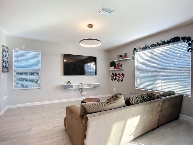 3231 HILLTOP CIRCLE, Bradenton, FL 34211