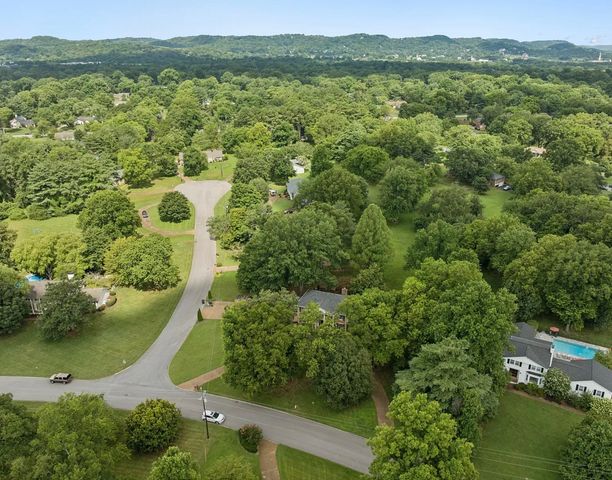 1415 Devens Dr, Brentwood, TN 37027