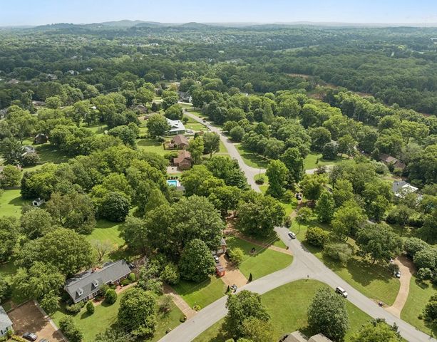 1415 Devens Dr, Brentwood, TN 37027