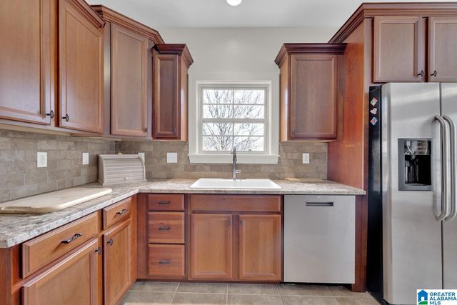 401 RIVER OAKS LANE, Helena, AL 35080