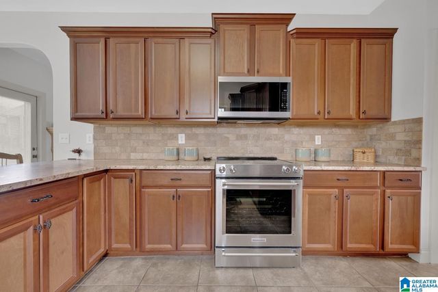 401 RIVER OAKS LANE, Helena, AL 35080