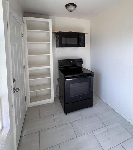 1207 W 9th Street, Freeport, TX 77541