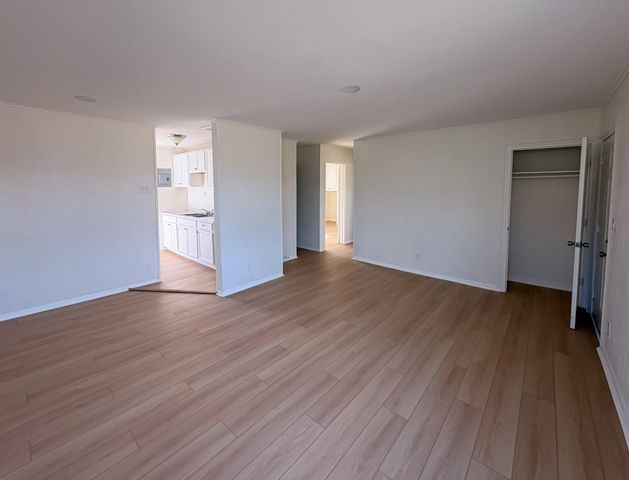 1207 W 9th Street, Freeport, TX 77541