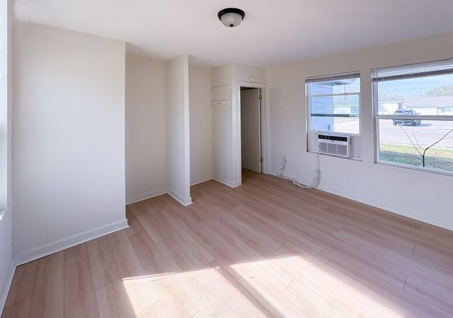 1207 W 9th Street, Freeport, TX 77541