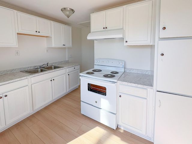 1207 W 9th Street, Freeport, TX 77541